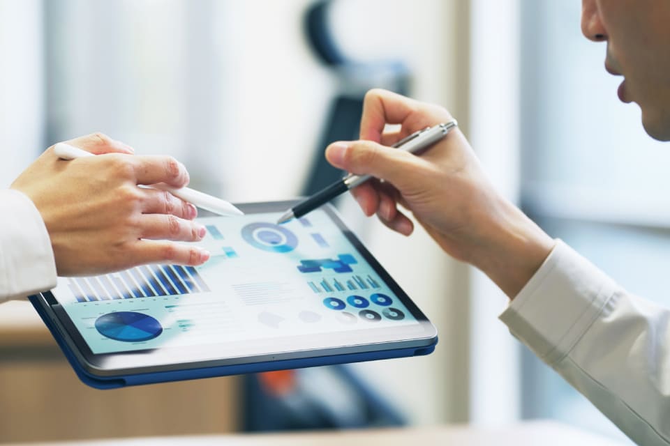 コスト効果と効率化の試算